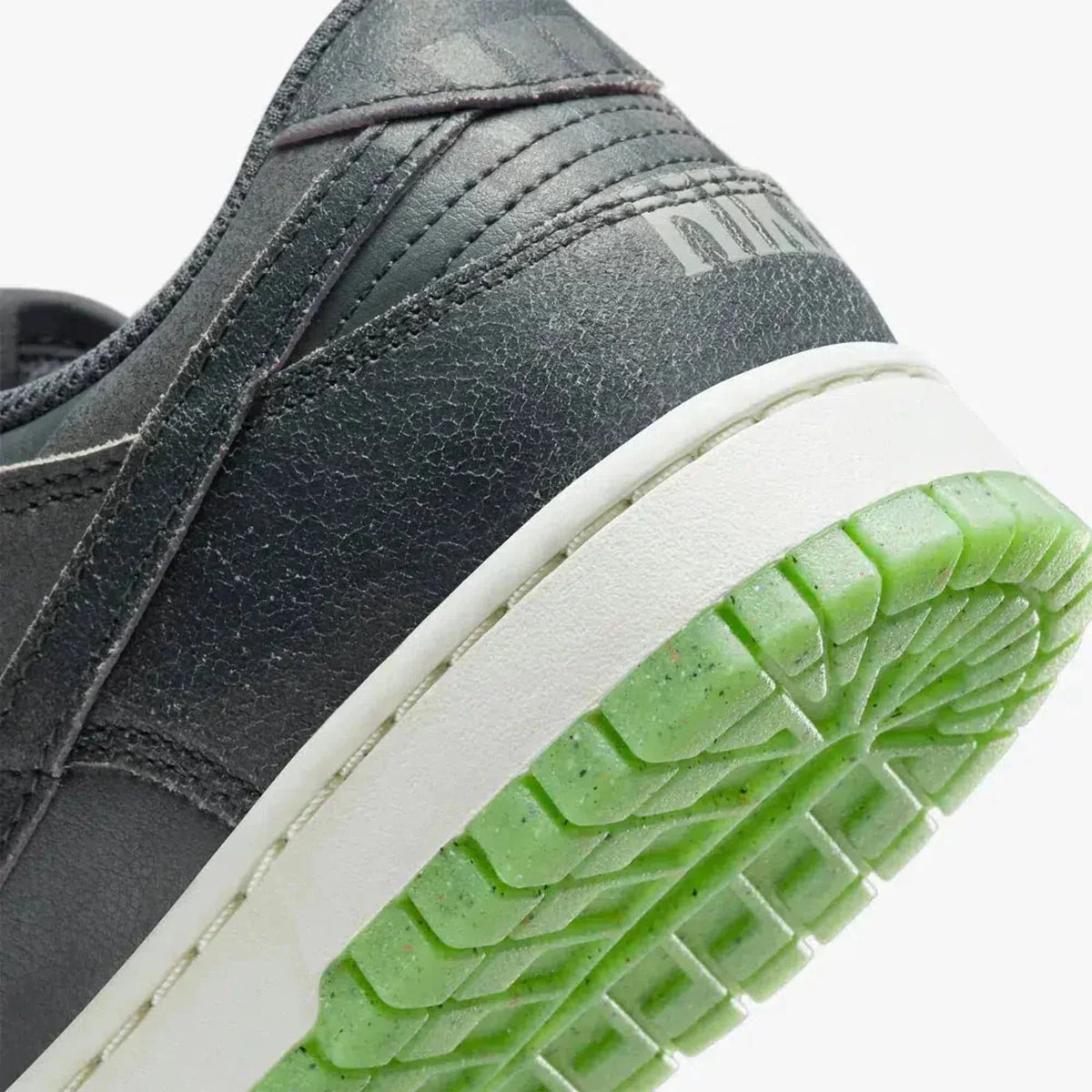 Men's Low Retro Shoes P23508