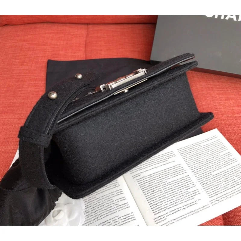 Small Handbag U1909