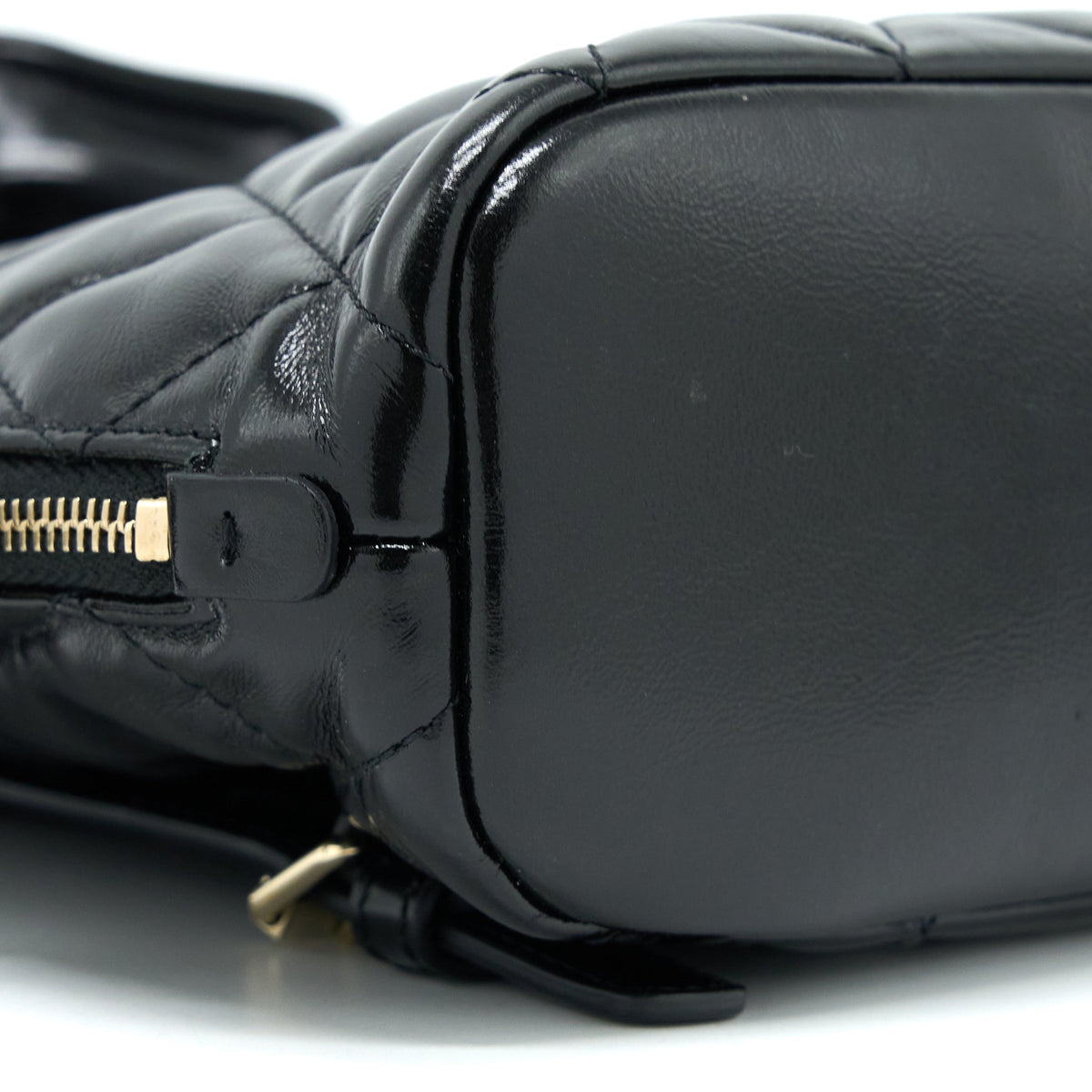 22A QUILTED BACKPACK SHINY CALFSKIN BLACK LGHW (MICROCHIP)
