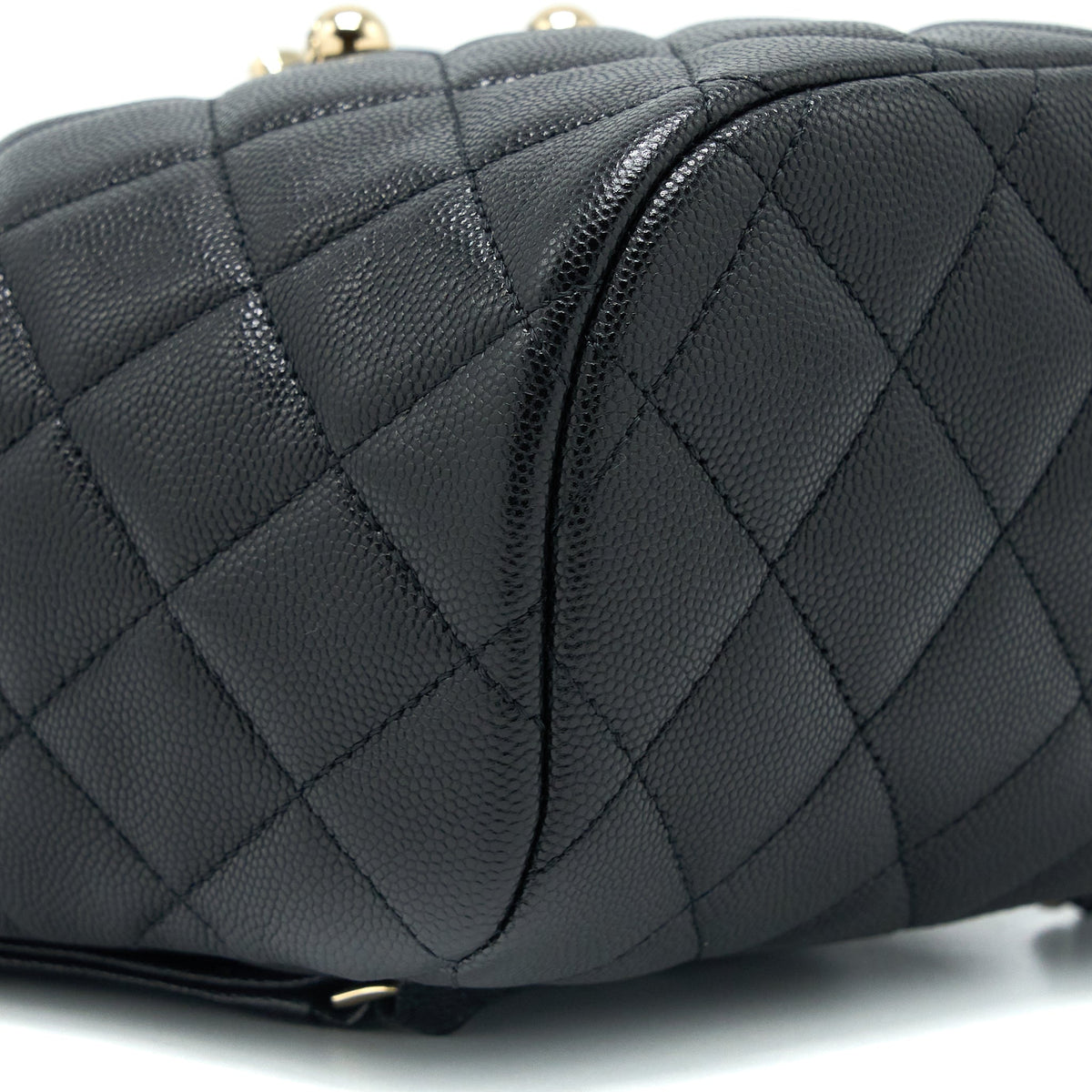 23S MINI FLAP BACKPACK CAVIAR BLACK LGHW (MICROCHIP)