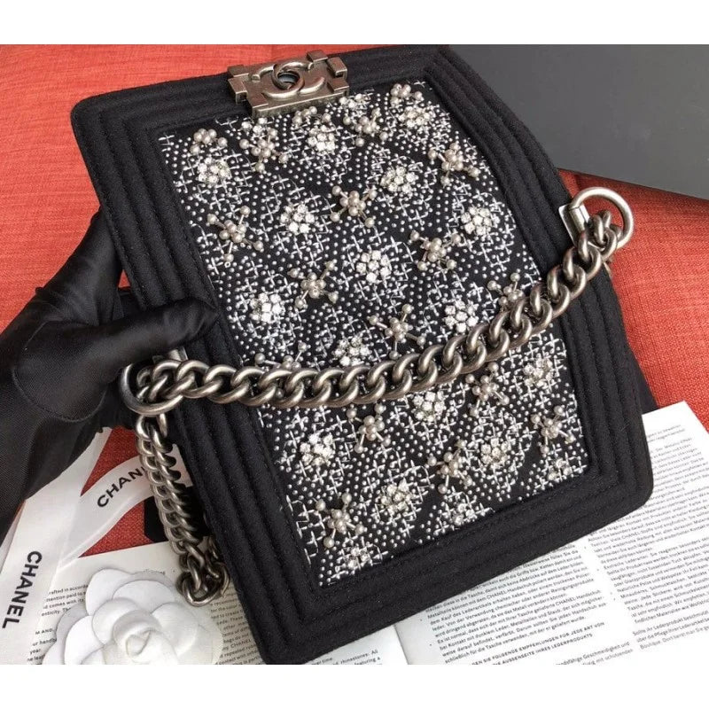 Small Handbag U1909